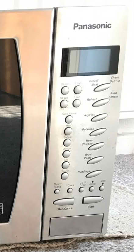 Photo of free Panasonic 900watt microwave (Southport PR8) #1