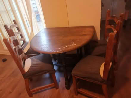 Photo of free Extendable table and 4 chairs (Beckenham) #2