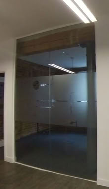 Photo of free large glass office partitions (se1 3rs) #1