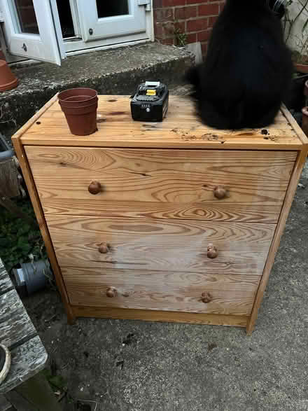 Photo of free Small chest of drawers (Broomgrove TN35) #1