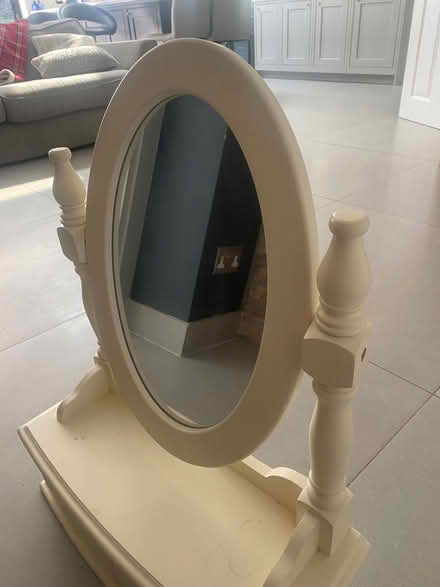 Photo of free Mirror and drawers (Worcester Park KT4) #3