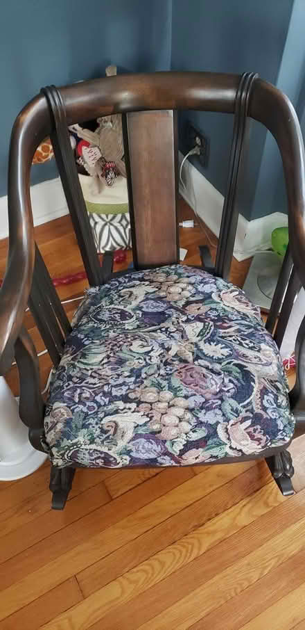 Photo of free Rocking chair (NE Yonkers) #1