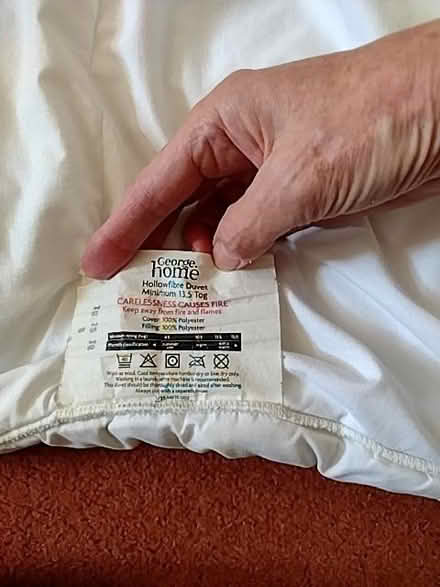 Photo of free Double duvet - clean in good condition (Steyning BN44) #2