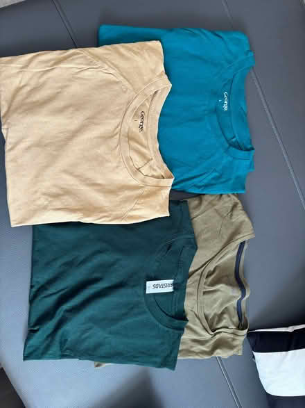 Photo of free T-shirts (DA8) #1
