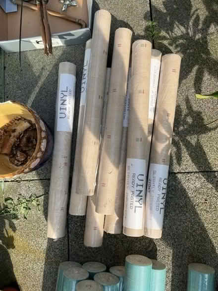 Photo of free 9x patterned beige wallpaper (Central Lancaster LA1) #1