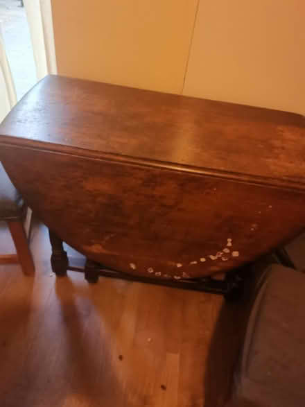Photo of free Extendable table and 4 chairs (Beckenham) #3