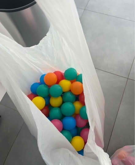 Photo of free Coloured balls soft play (Barnet EN5) #2