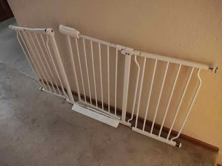 Photo of free Large Baby Gate (Snohomish (Snohomish, (Clearview)) #1