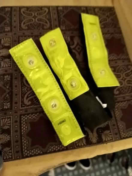 Photo of free High vis flashing running armbands (Hailsham BN27) #1