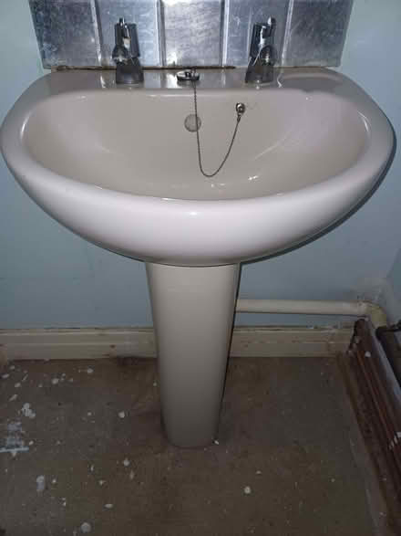 Photo of free Wash basin (Bray SL6) #1