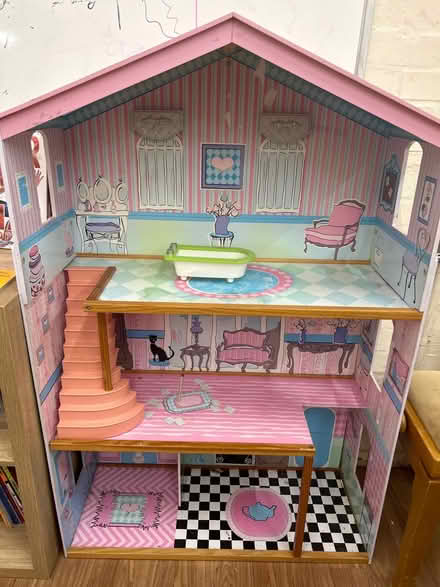 Photo of free 125cm tall dolls house (CH60) #1