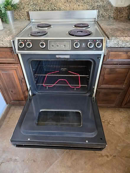 Photo of free Electric stove (Near Cave Creek) #2