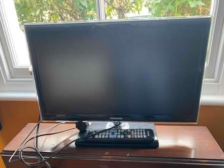 Photo of free Samsung 22 inch TV (Temple Cowley OX4) #1