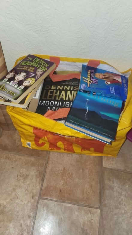 Photo of free Mixed books kids/adults (SE25) #1