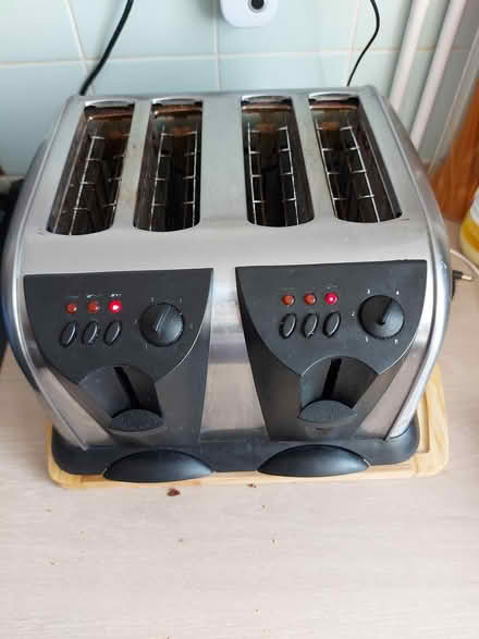 Photo of free 4 Slice Toaster (Hayling Island PO11) #1