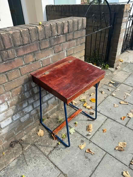 Photo of free Child’s desk (SE24) #2