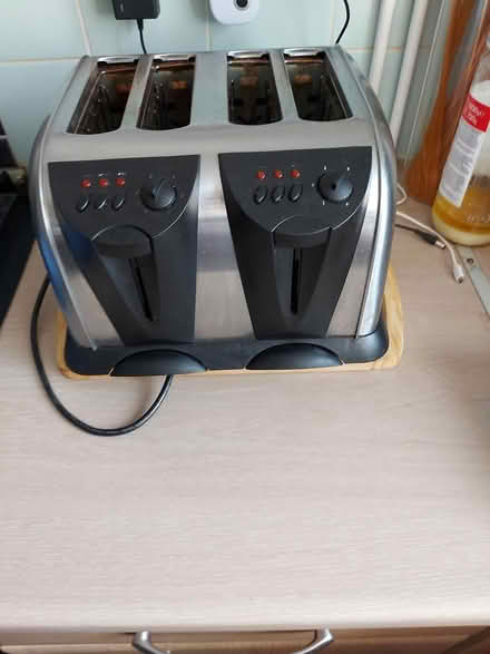 Photo of free 4 Slice Toaster (Hayling Island PO11) #2