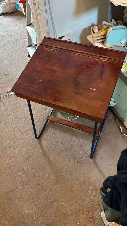 Photo of free Child’s desk (SE24) #1