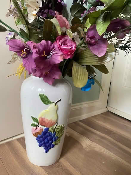 Photo of free Ceramic vase + plastic flowers (EH6) #2