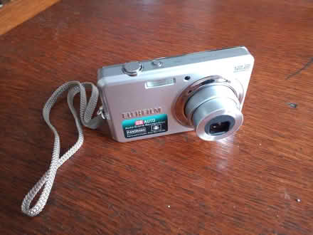 Photo of free Entry level Fujifilm digital camera (Bowerham LA1) #2