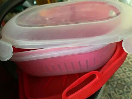 Photo of free 2 Pans,drainer,baking&silicon trays (SE4) #4
