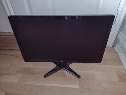 Photo of free LCD computer monitors (Manor S2) #2