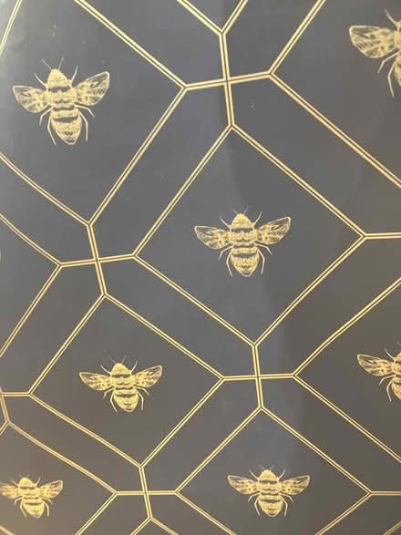 Photo of free Wallpaper navy gold bee (Nash MK17) #3