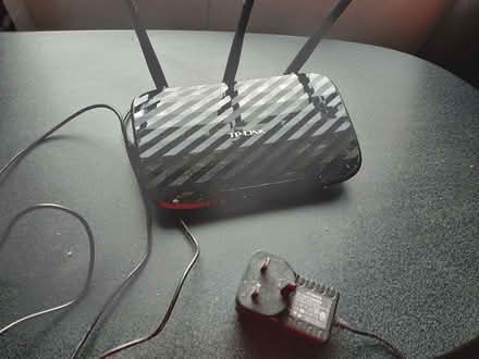 Photo of free TP-Link Archer C2 router with OpenWRT (Leeds LS28) #1