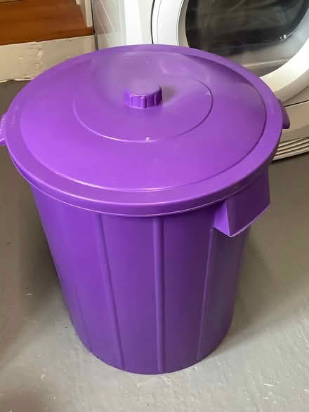 Photo of free Small dustbin with lid (Germoe TR20) #1