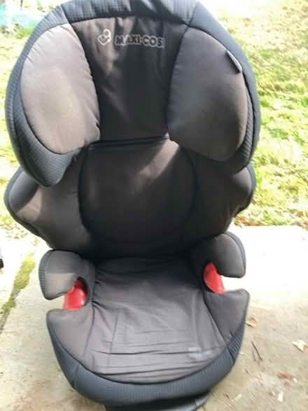 Photo of free Maxi-Cosi Rodi air protect car seat (Fleetville AL4) #1