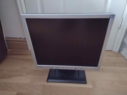 Photo of free LCD computer monitors (Manor S2) #1