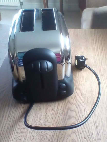 Photo of free 2-slice electric toaster (Highley WV16) #2