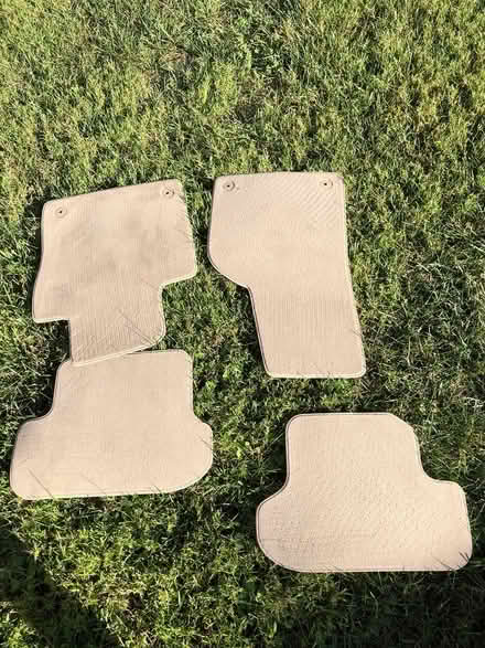 Photo of free Honda CR-V Floor Mats (Bethesda/Ashburton) #1