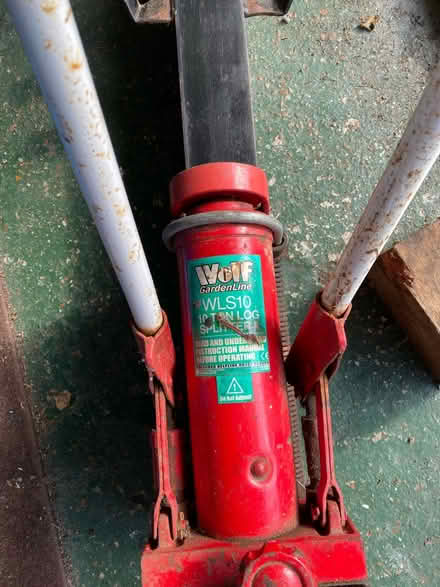 Photo of free Log splitter (Ashford, TN24) #3