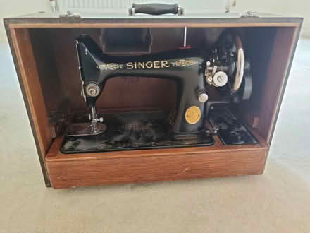 Photo of free Antique Singer sewing machine (Finchley N3) #4