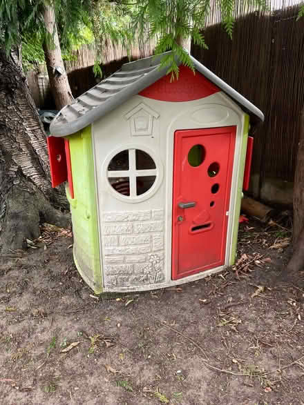 Photo of free Kids Wendy house (TW7) #1