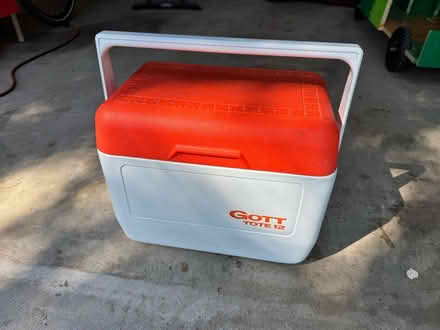 Photo of free Cooler w/ built-in ice pack U Texas (Wolfe and Homestead) #2