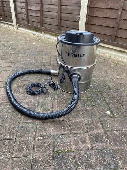 Photo of free DE VIELLE Corded Ash Vacuum (Bassingham LN5) #1