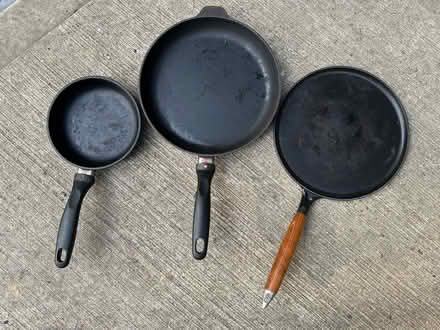 Photo of free Non-stick pans (SM2) #1