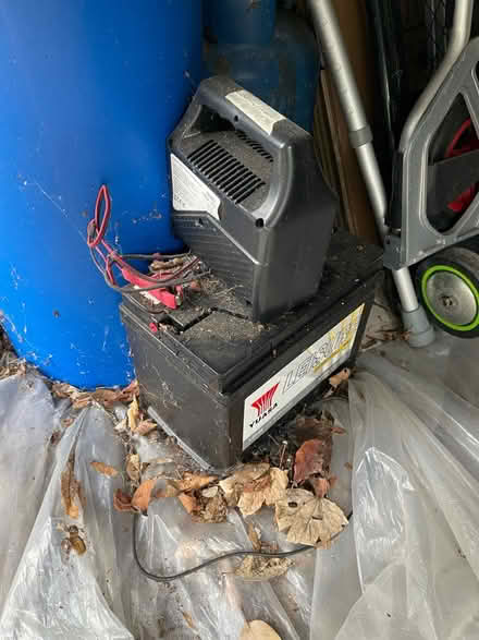 Photo of free Caravan battery and charger (Wimbledon SW20) #1