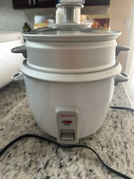 Photo of free Small rice cooker w/ steaming rack (Sunnyvale - Homestead/Mary) #1