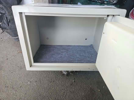 Photo of free small safe (Smiths Estate OX28) #4