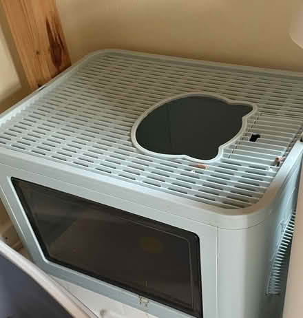 Photo of free Cat tree and litter box (GL52) #2