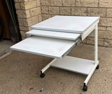Photo of free computer desk/table (West Oxfordshire OX28) #1