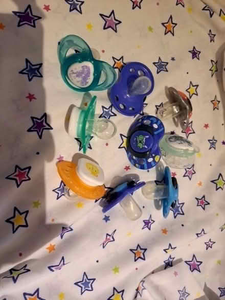 Photo of free Dummies / soothers (AB16) #1