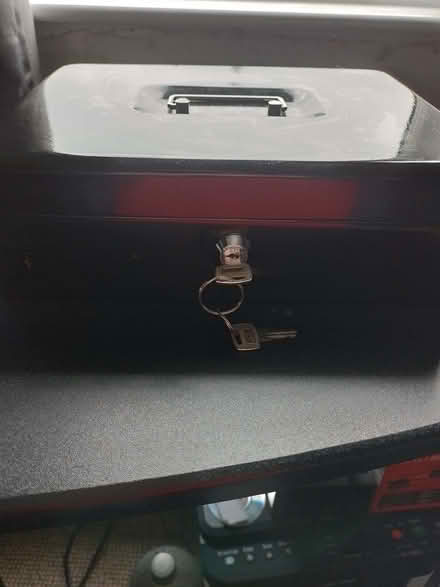 Photo of free Lock box with inner tray (Leeds LS28) #1