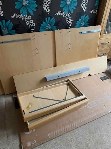 Photo of free Home Desk 160cm X 75cm (Worcester Park KT4) #2