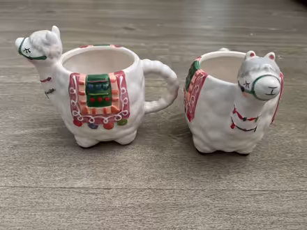 Photo of free X2 Llama mugs (SG19) #1