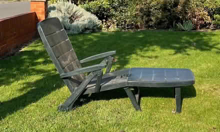 Photo of free Garden lounger (Hinchley Wood KT10) #1