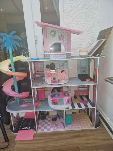 Photo of free 3 Storey dolls house (thornton heath) #1